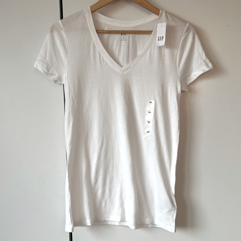Gap white tee